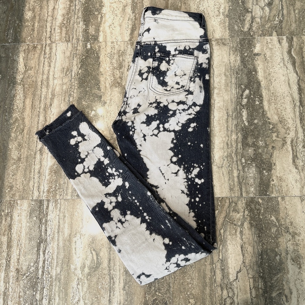 GUCCI WOMAN TIE DYE EMBROIDERED TIGER SKINNY JEANS - Picture 2 of 13